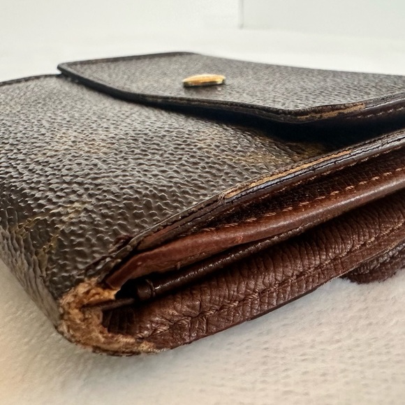 Louis Vuitton Monogram Wallet - Picture 4 of 11